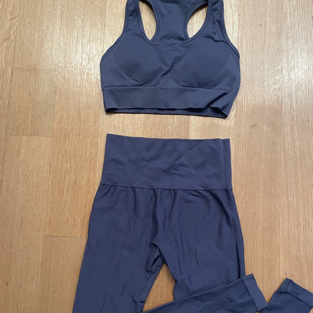 Never worn matching workout set